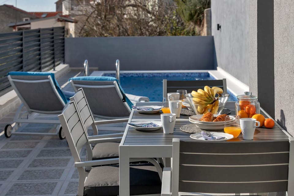 Balcony/Terrace, Swimming pool