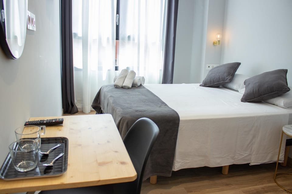 Bed, Photo of the whole room