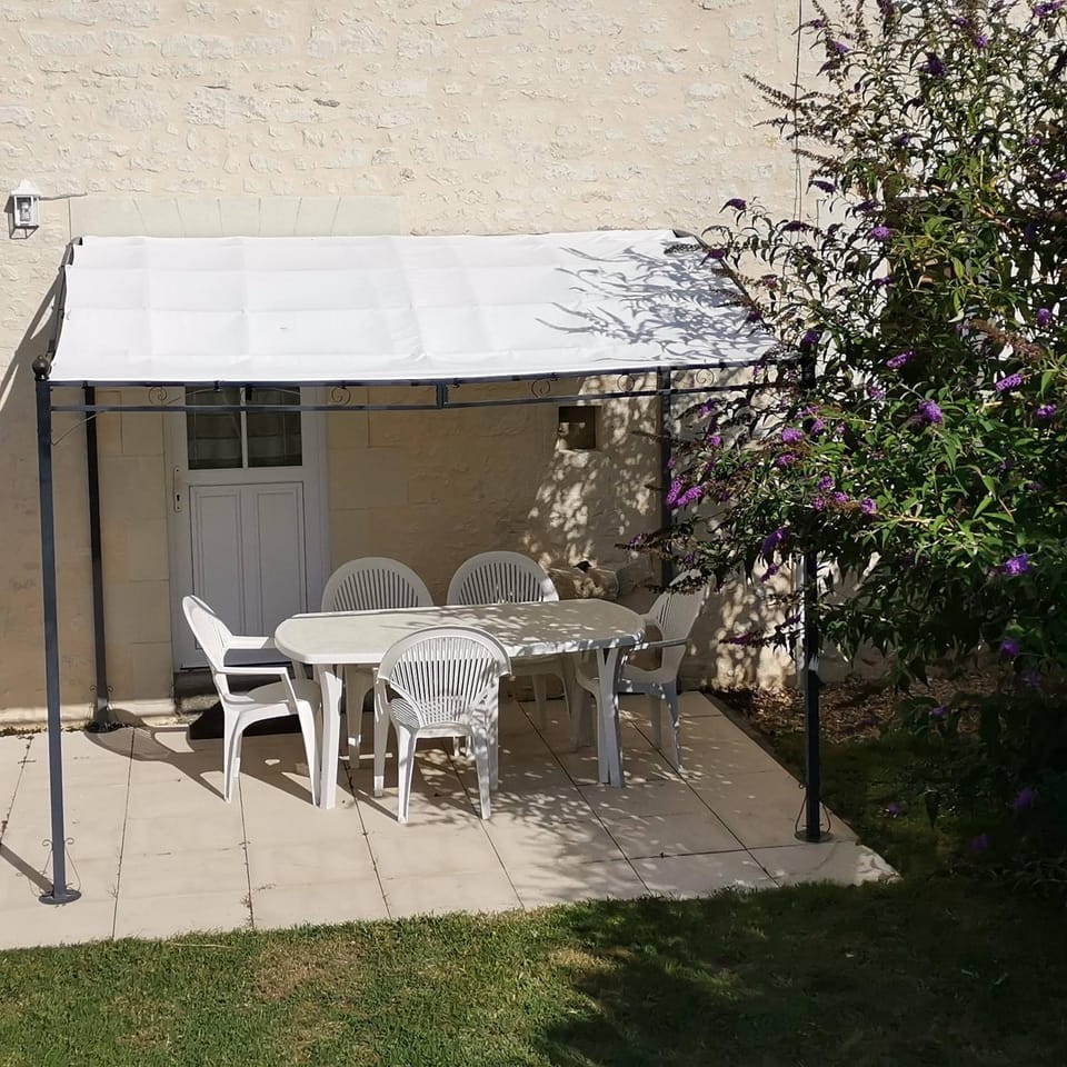 Patio, Spring, Garden, Dining area, Garden view