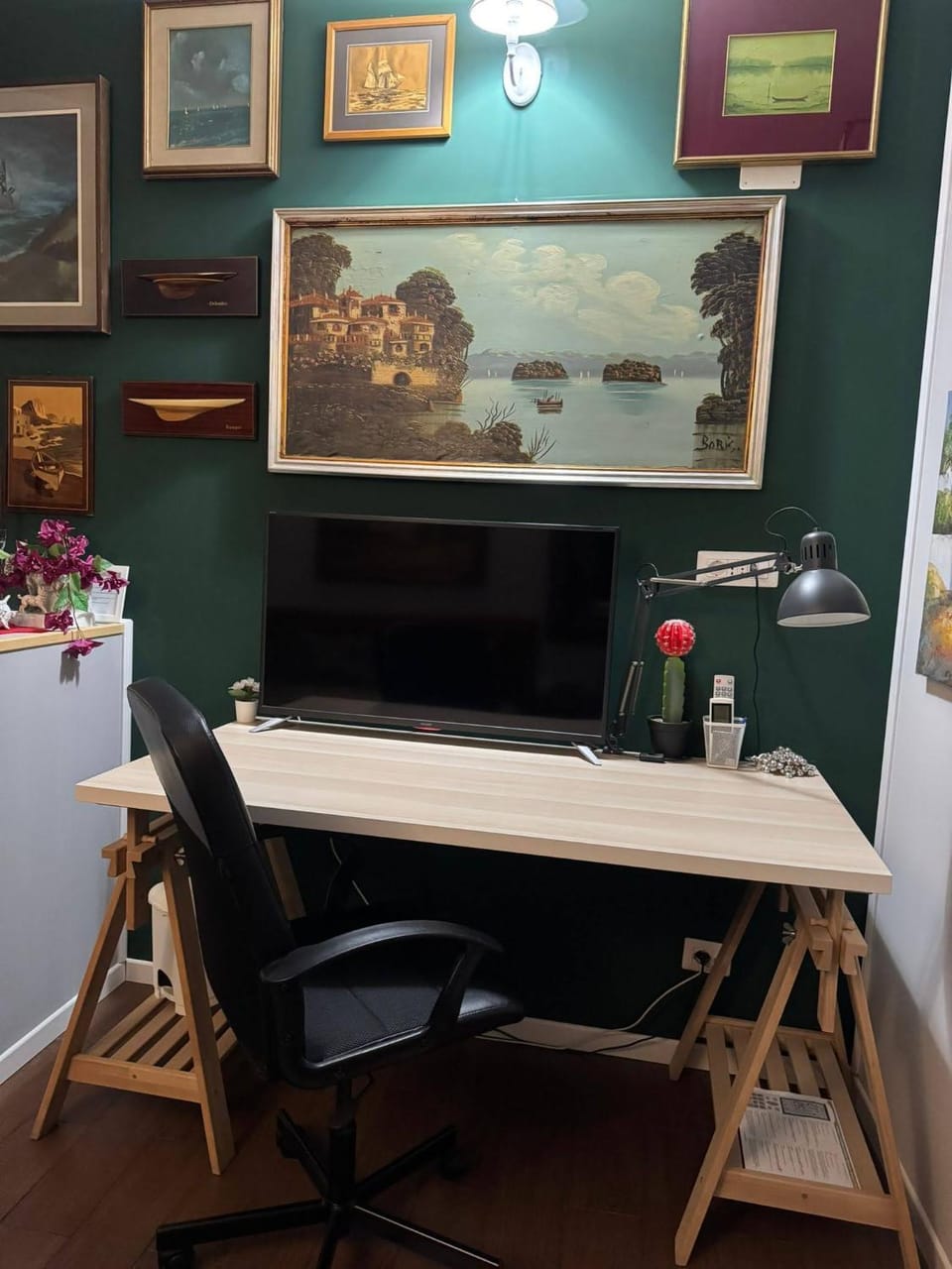 Decorative detail, Seating area, Bedroom