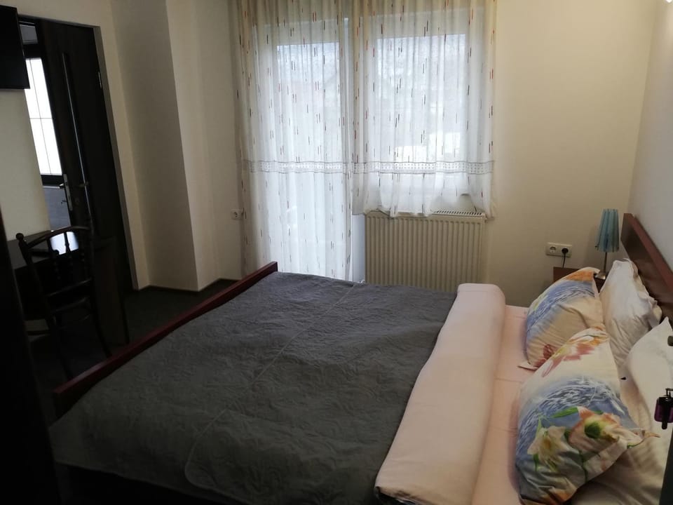 Pensiunea Veronica Bed and Breakfast in Romania