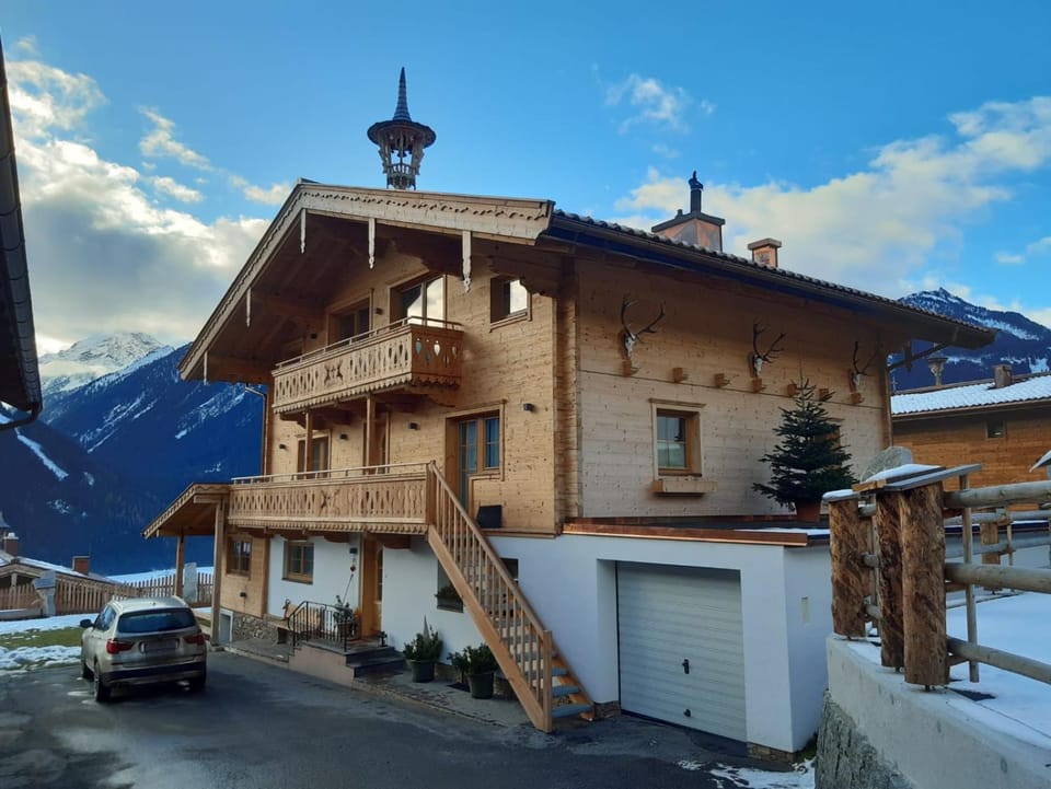 Property building, Day, Winter