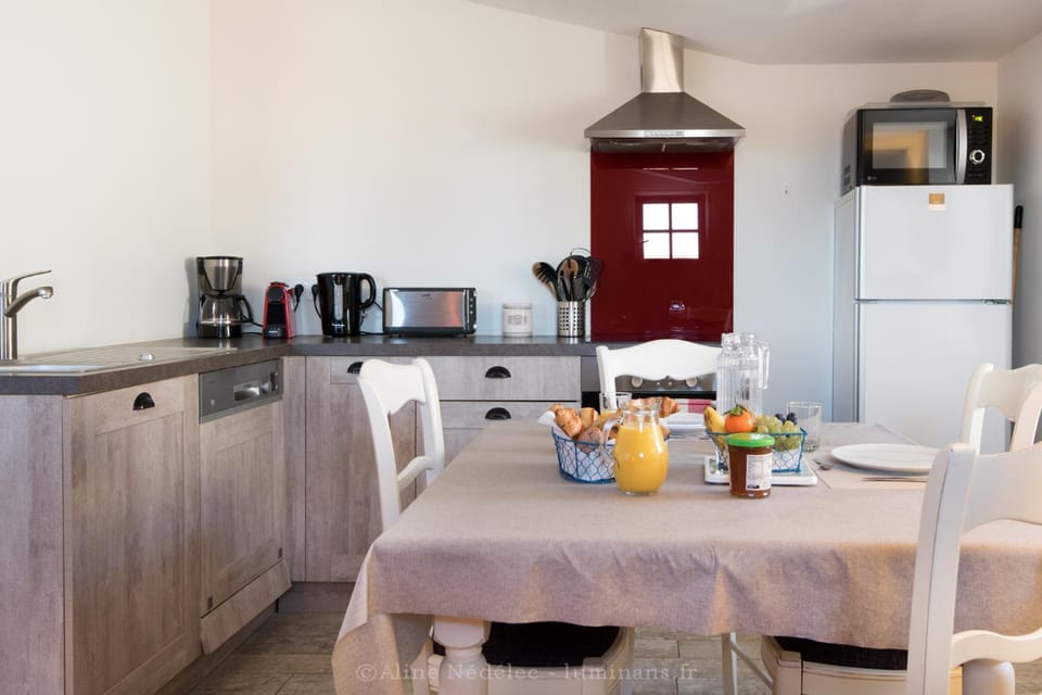 Living room, Dining area, locker, kitchen