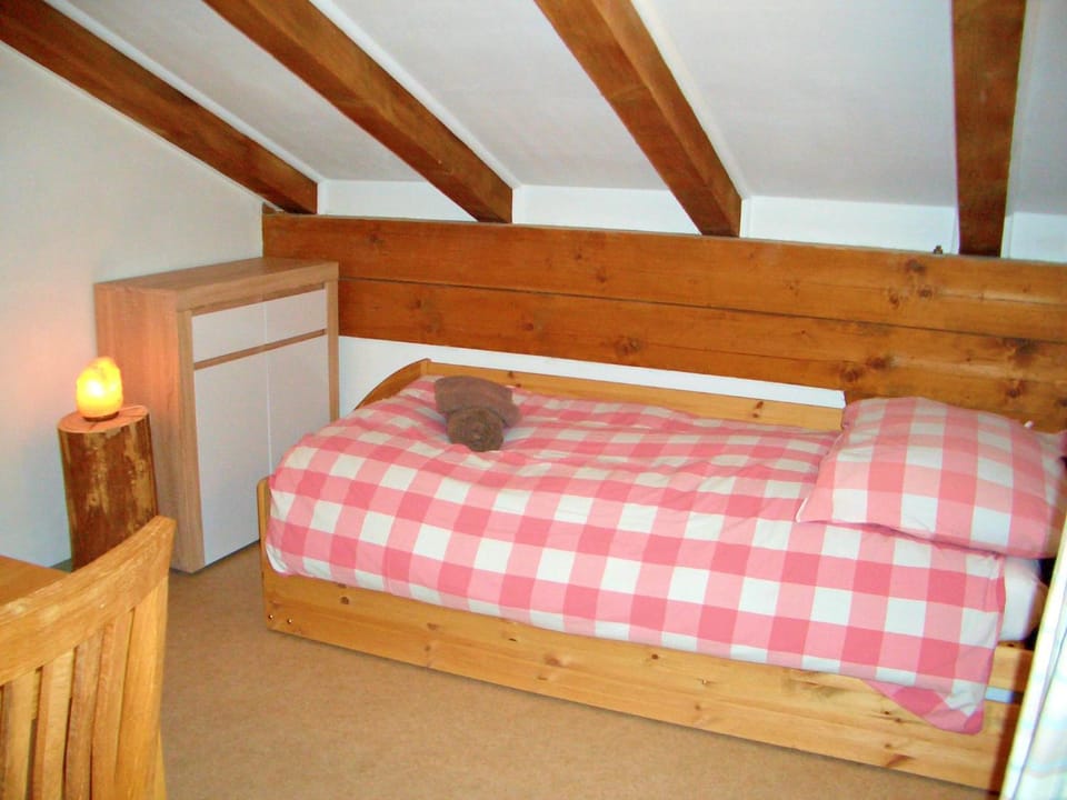 Bed, Living room