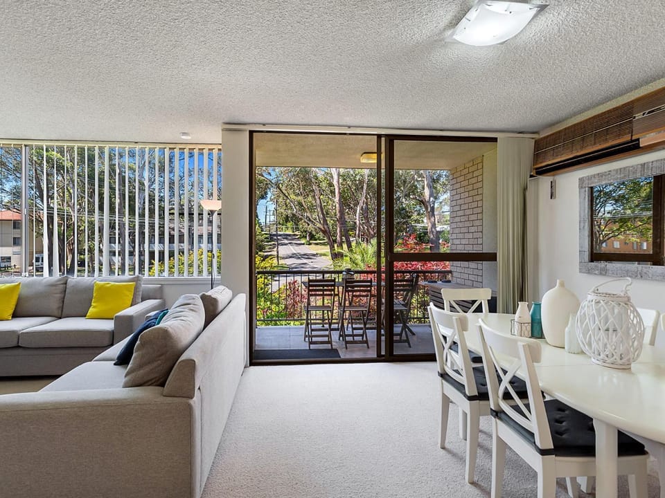 Magnus Gardens 4 beautiful air conditioned unit with filtered water views and Wi-Fi Apartment in Nelson Bay