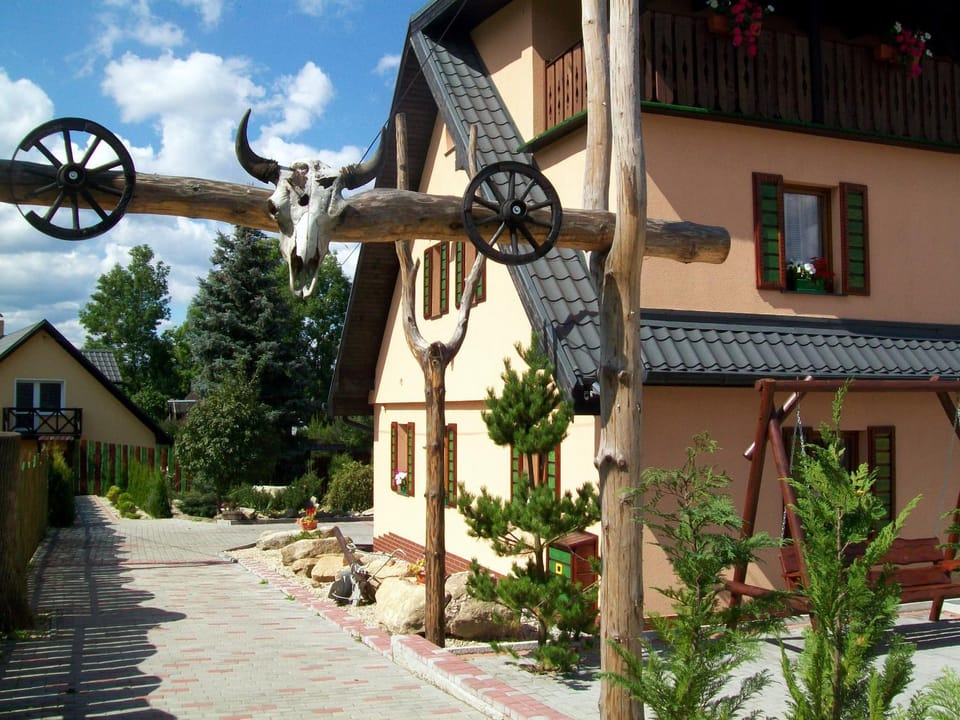 Facade/entrance