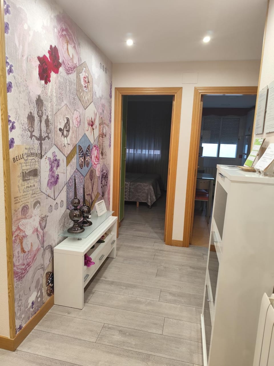 apartamento de tres dormitorios con garaje y todos los servicios cerca Apartment in Burgos