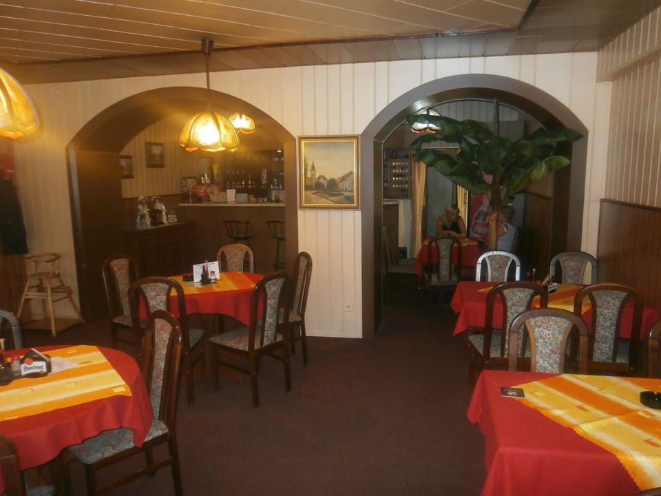Restaurant/places to eat