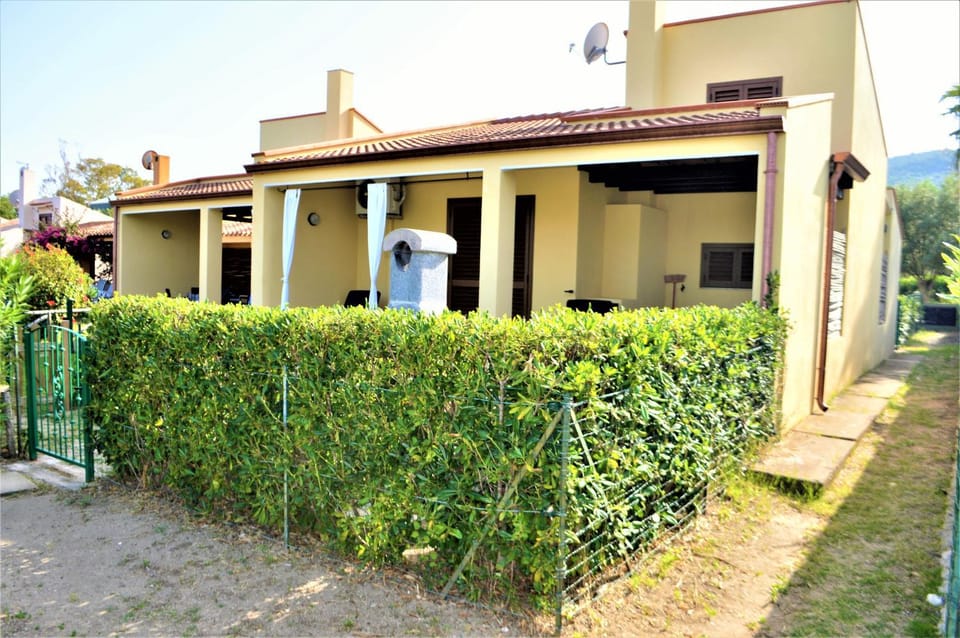 Property building, Garden