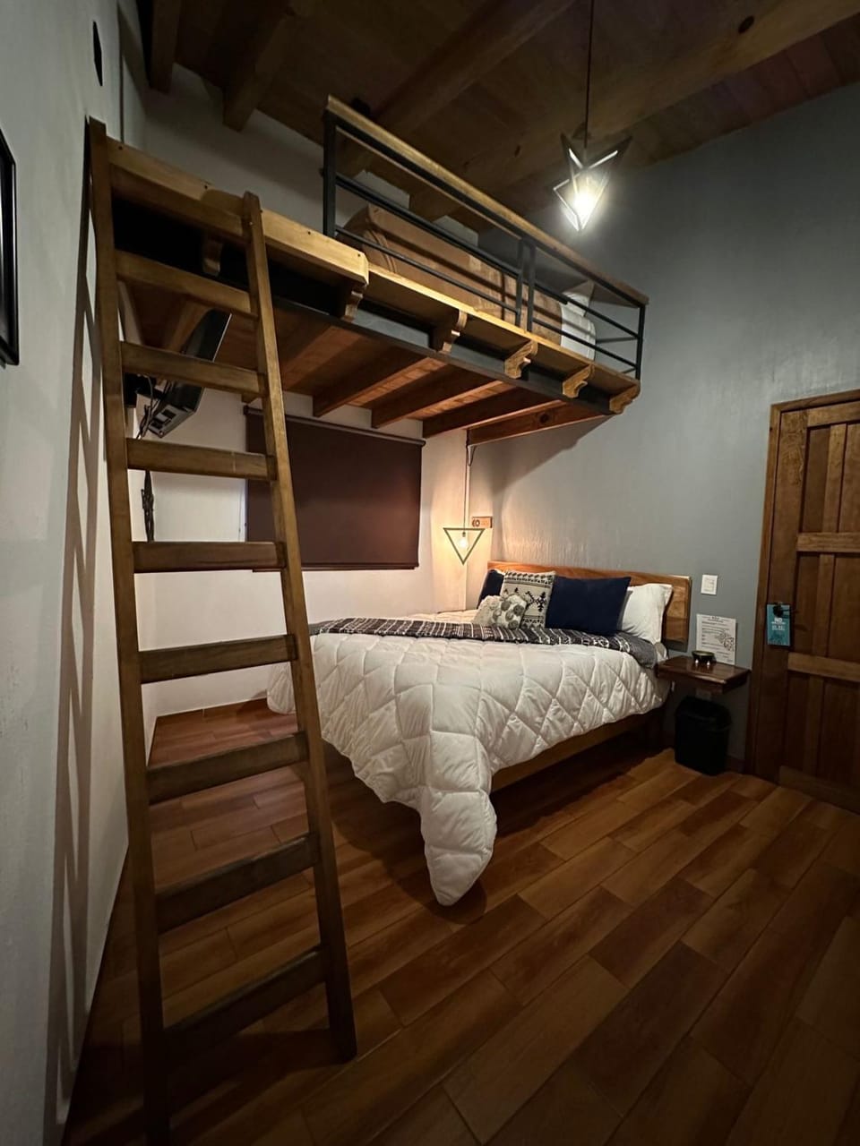 Bed, Photo of the whole room