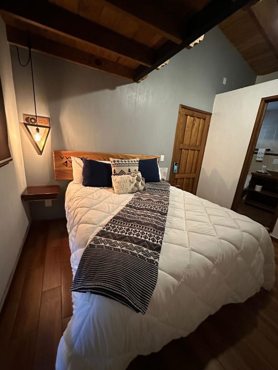 Bed, Photo of the whole room