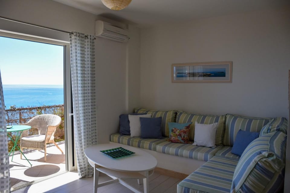 Living room, Sea view