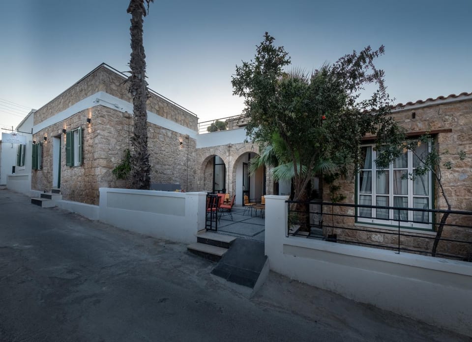 Property building, Facade/entrance, Neighbourhood