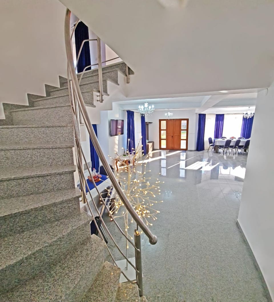 BBQ facilities, Living room, Business facilities, Banquet/Function facilities, Decorative detail, Meeting/conference room, Area and facilities, Public Bath