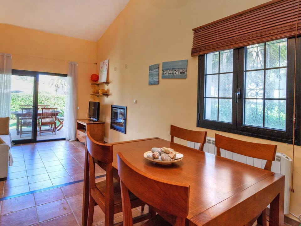 Holiday Home Ducados Golf by Interhome House in Baix Empordà