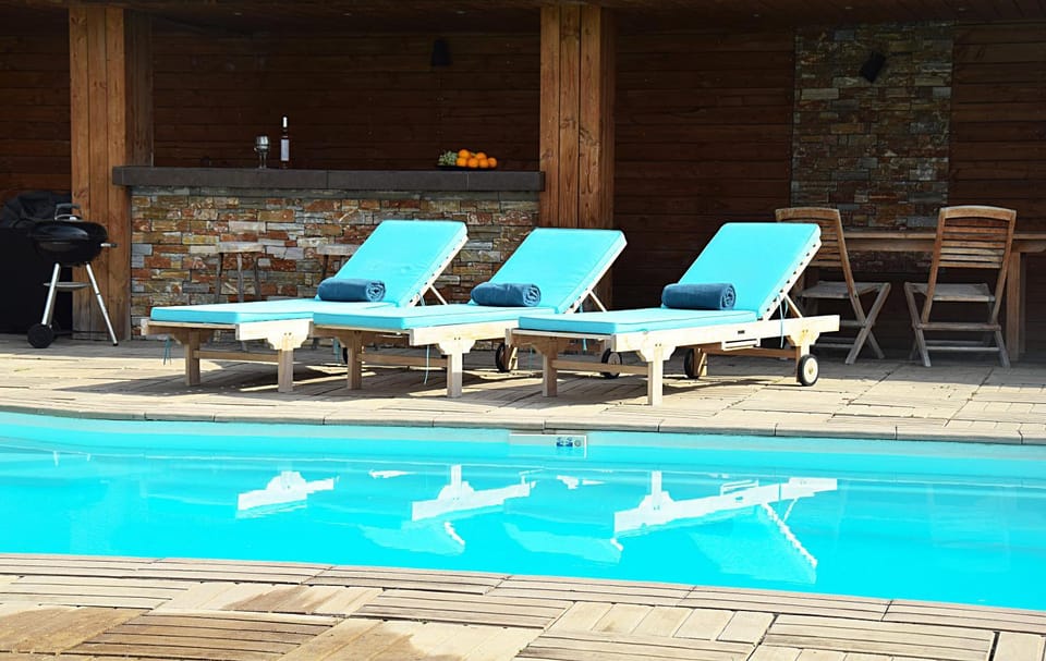 Swimming pool, Swimming pool