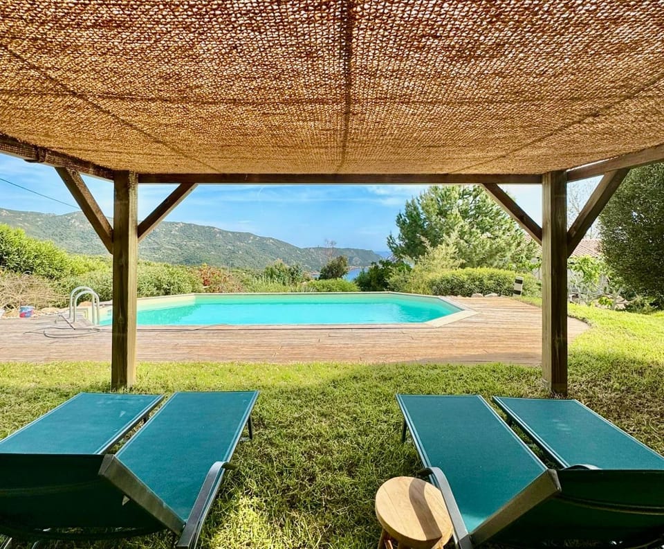 Spring, Day, Natural landscape, Garden, Garden view, Mountain view, Sea view, Swimming pool, sunbed