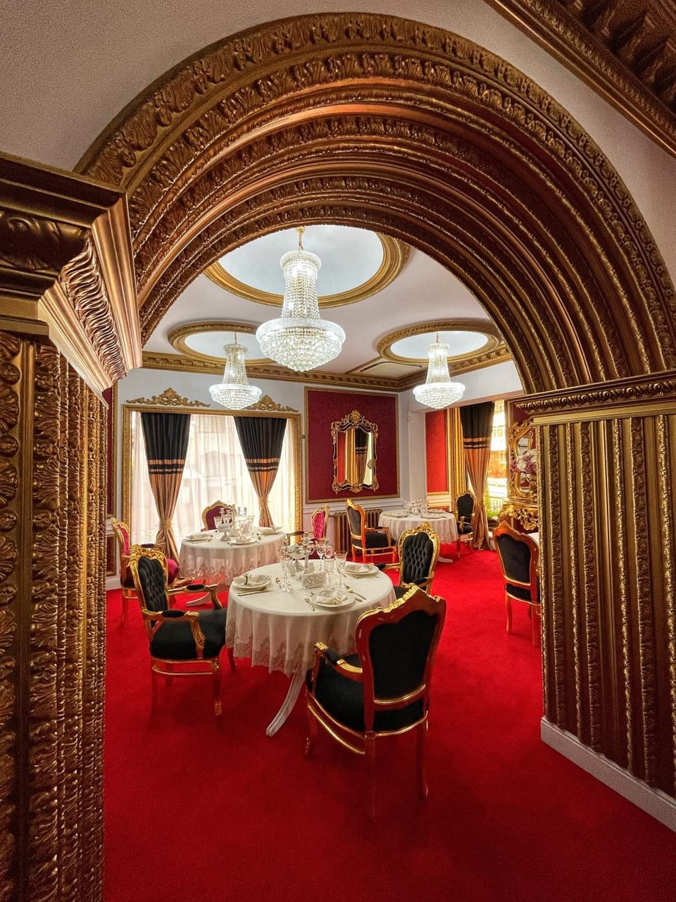 President Luxury Hotel in Prahova, Romania