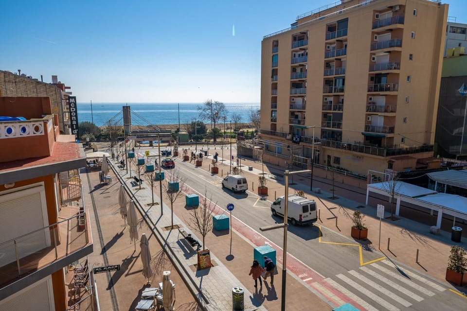 Off site, Balcony/Terrace, City view, Sea view, Street view