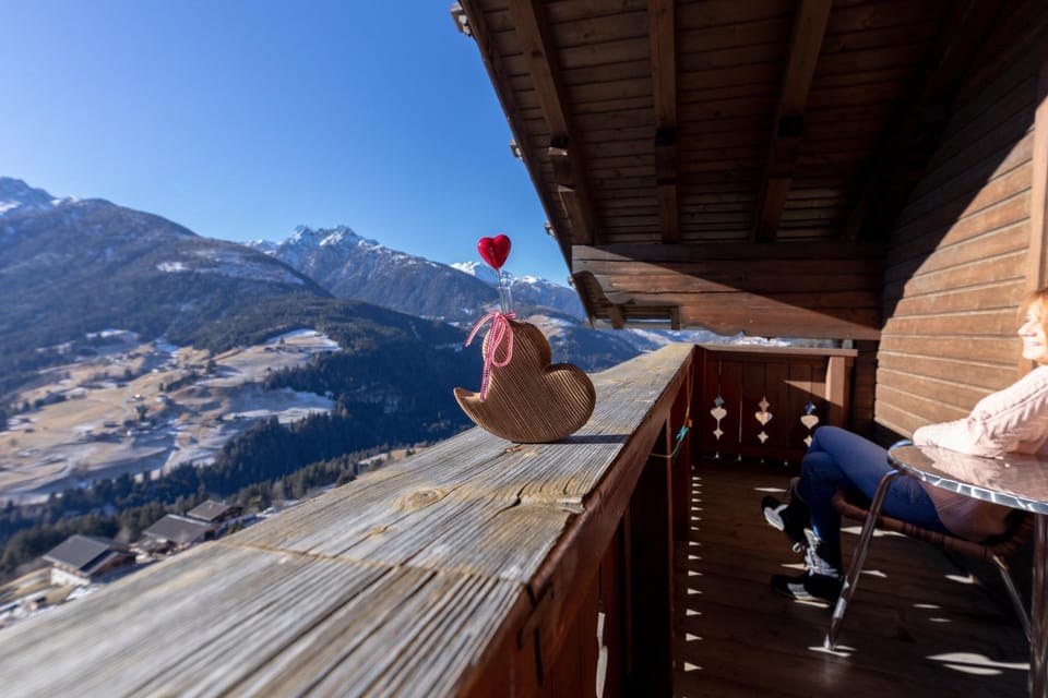 Balcony/Terrace, Mountain view