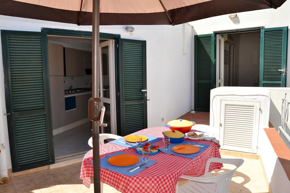 Property building, Facade/entrance, Balcony/Terrace