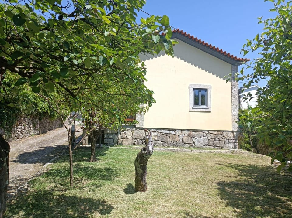 Casa do Sobreiro House in Viana do Castelo District, Portugal