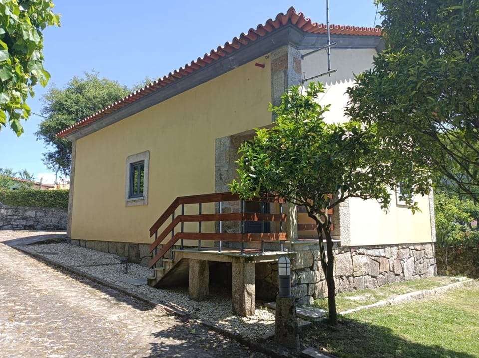 Casa do Sobreiro House in Viana do Castelo District, Portugal