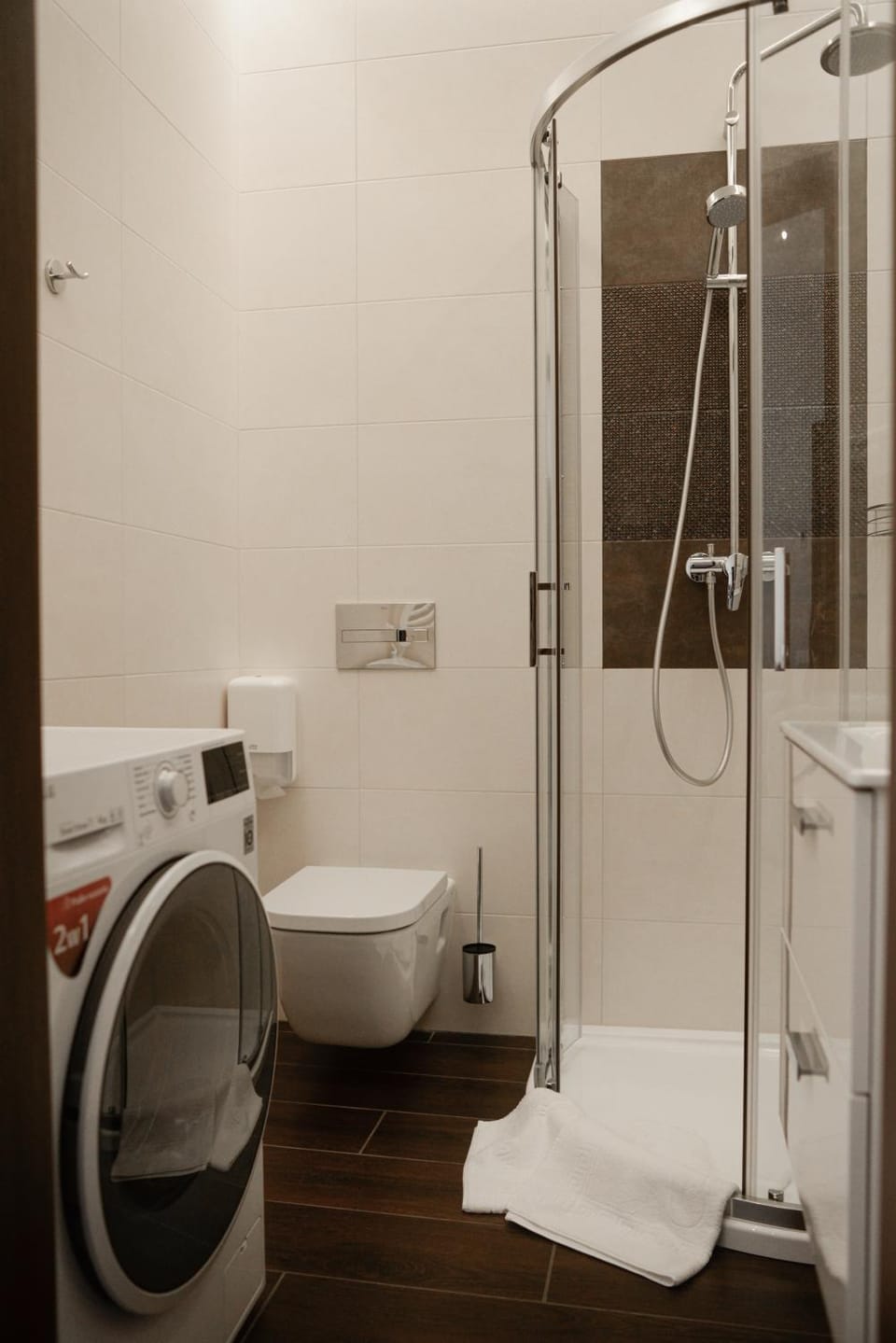 Shower, Toilet, washing machine, dryer