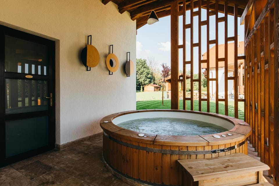 Hot Tub, Hot Tub
