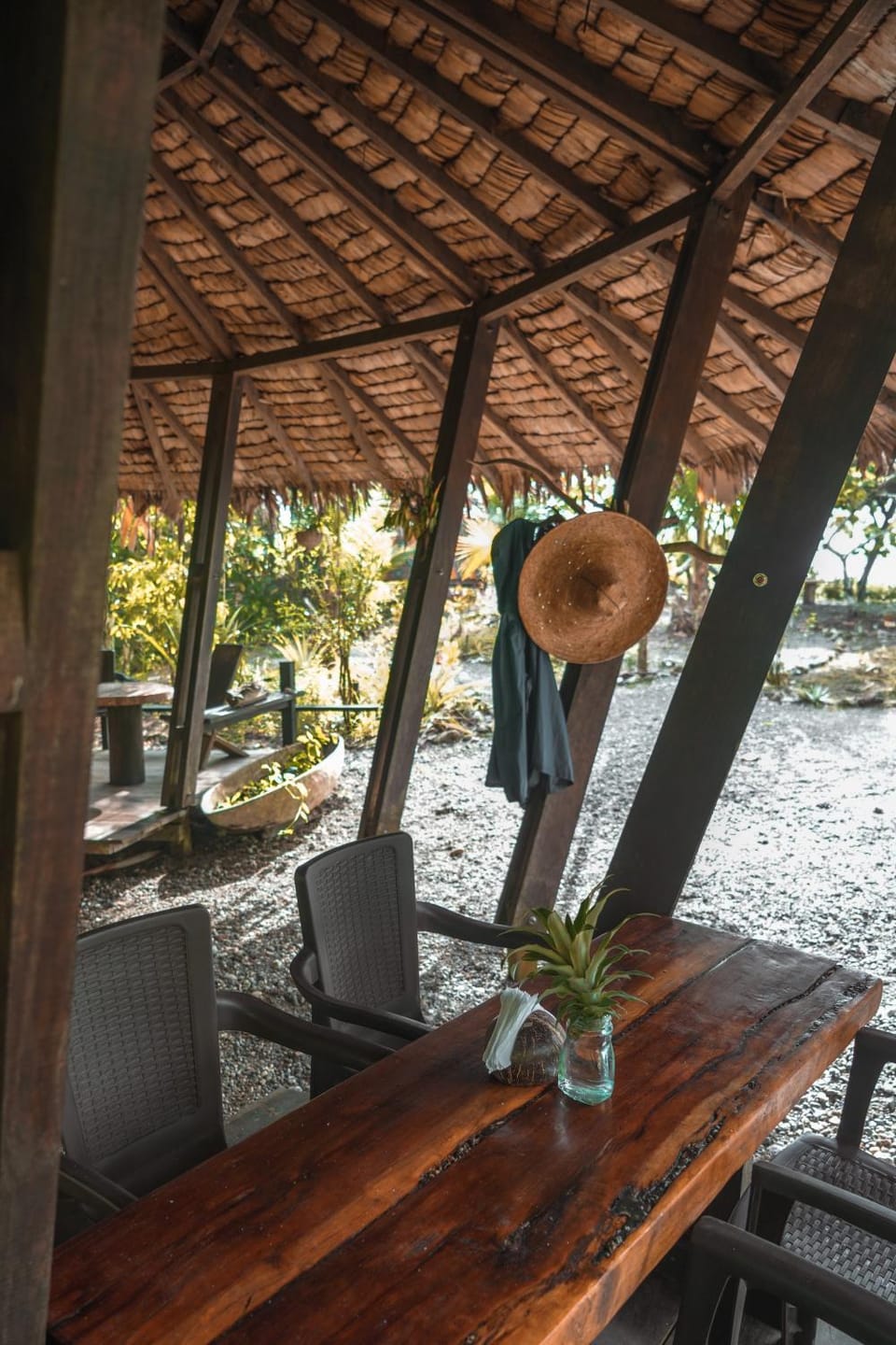 Facade/entrance, Dining area