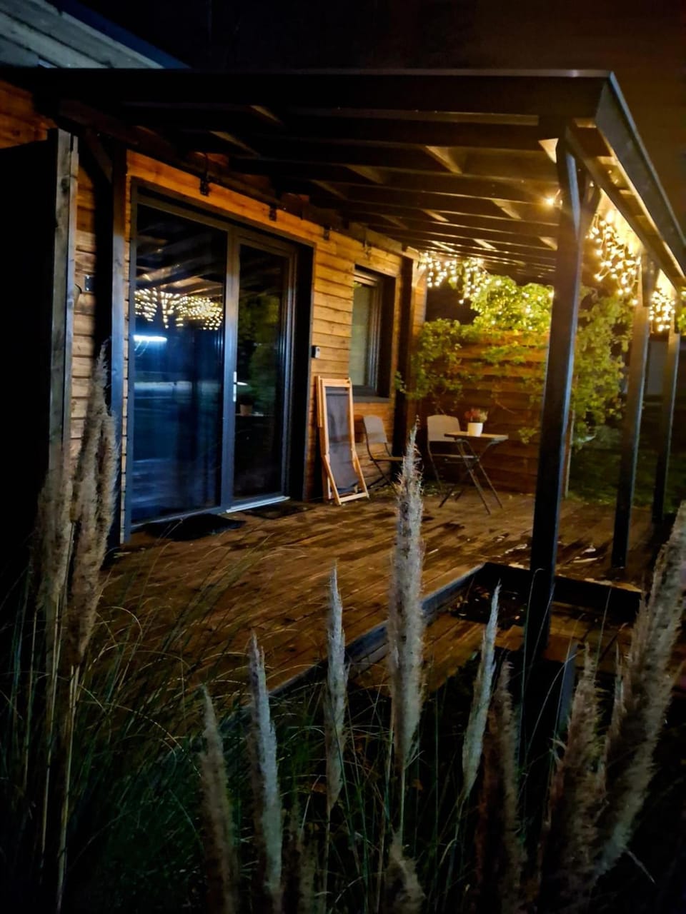 Property building, Garden, Garden, Balcony/Terrace