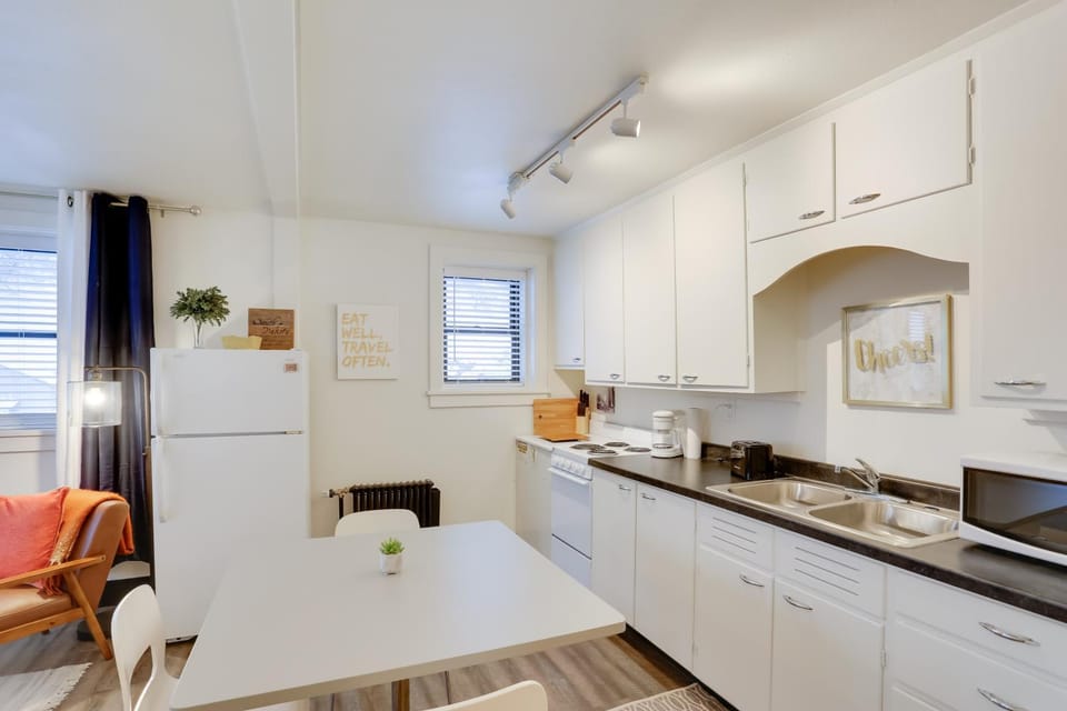 Sturgis Rally Home Base in Historic Downtown Lead Apartment in Lead