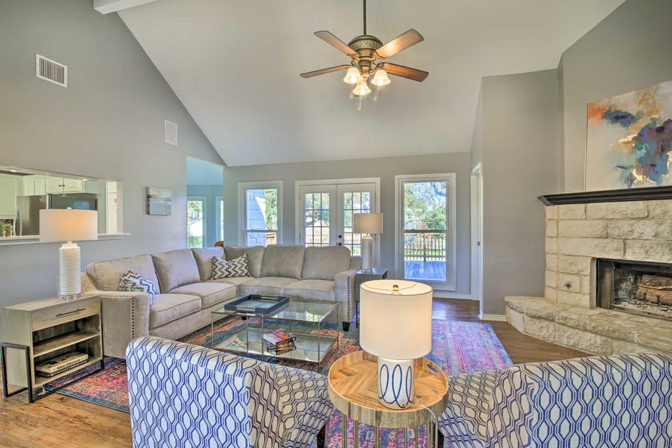 Downtown Boerne Home on Cibolo Creek with Fire Pit House in Boerne