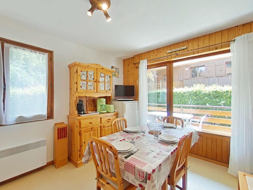 Appartement 2 pièces + cabine, proche pistes et centre, parking inclus - Le Grand-Bornand - FR-1-241-212 Cabin in Le Grand-Bornand