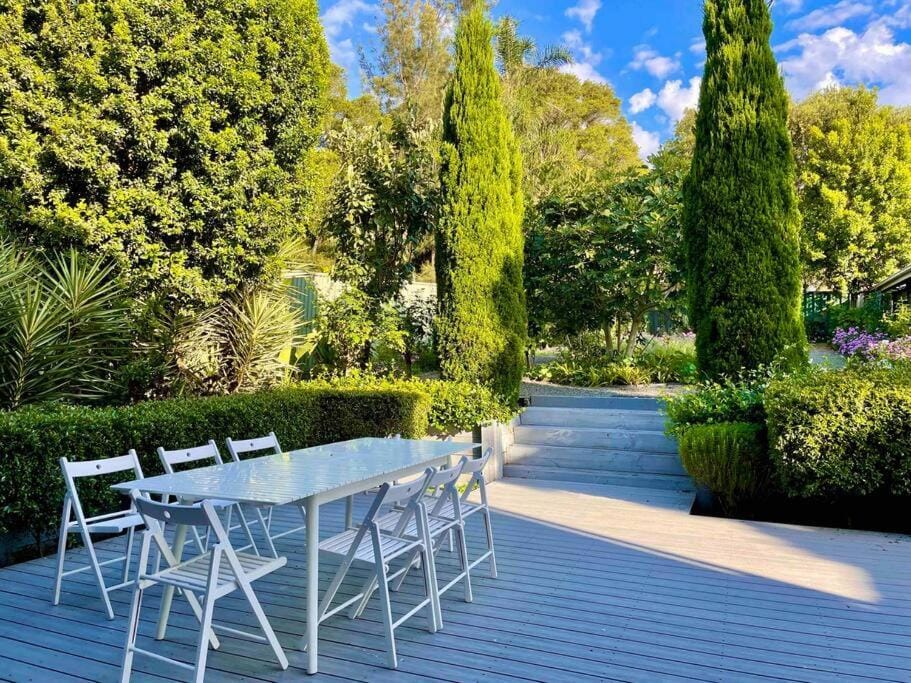 Patio, Garden, Dining area, Garden view