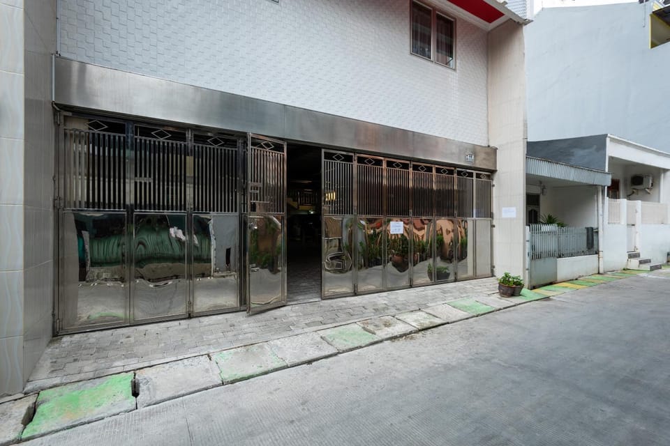 Facade/entrance