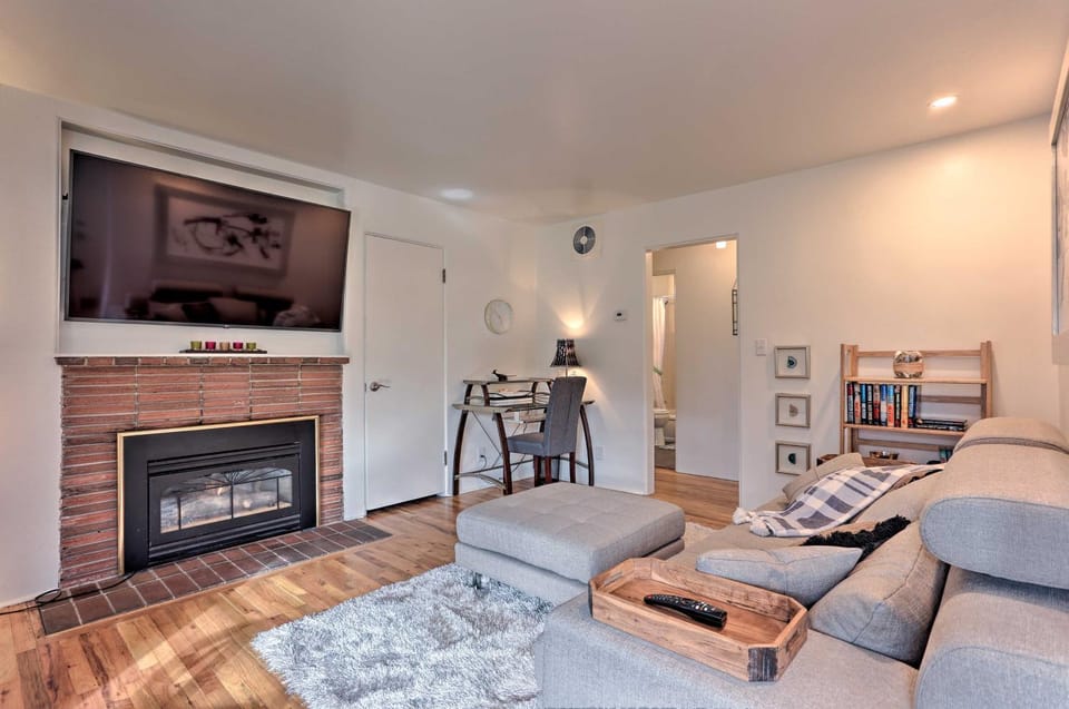 Couple’s Getaway in North End Boise - Walk to Dtwn House in Boise