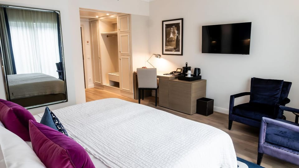 Photo of the whole room