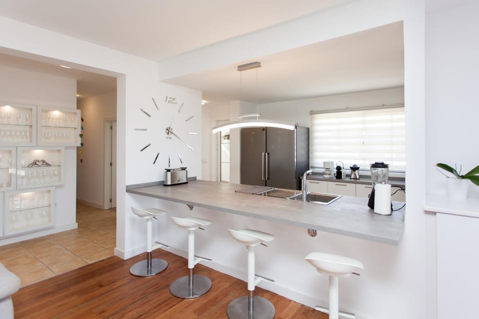 Communal lounge/ TV room, TV and multimedia, Coffee/tea facilities, Kitchen or kitchenette, Dining area, Communal kitchen