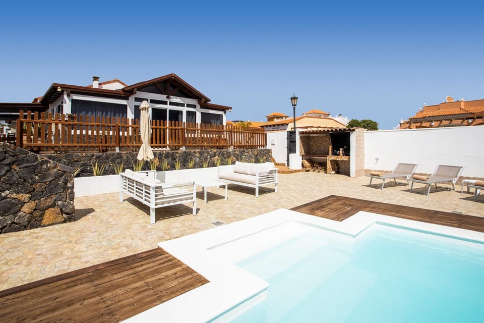 Property building, BBQ facilities, Pool view, Swimming pool