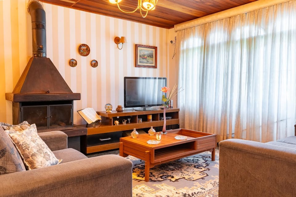 Communal lounge/ TV room, TV and multimedia, Living room