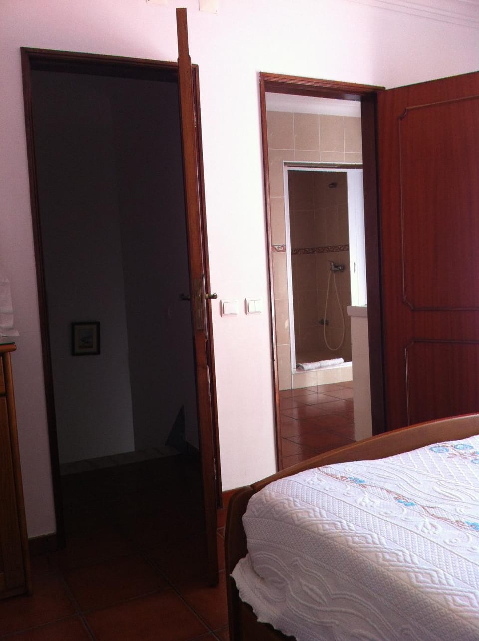 Bed, Bathroom