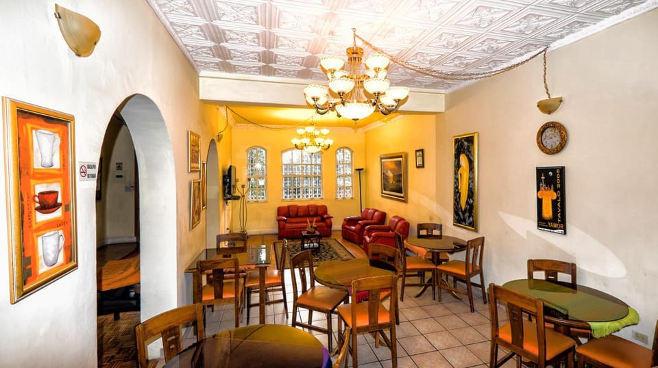 Communal lounge/ TV room