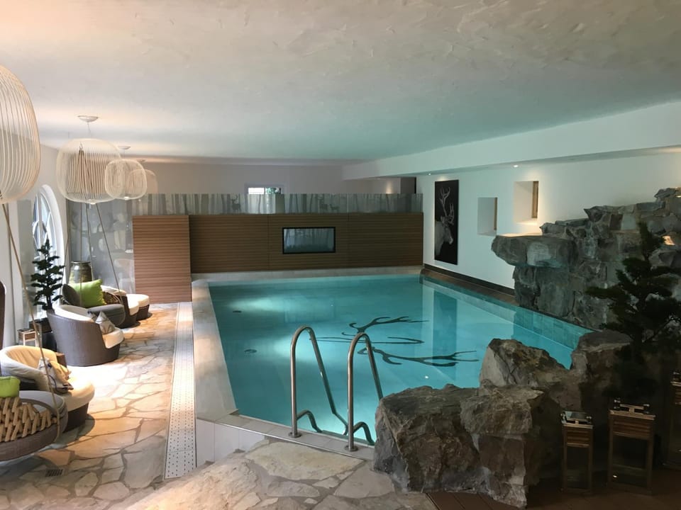 Swimming pool, Swimming pool