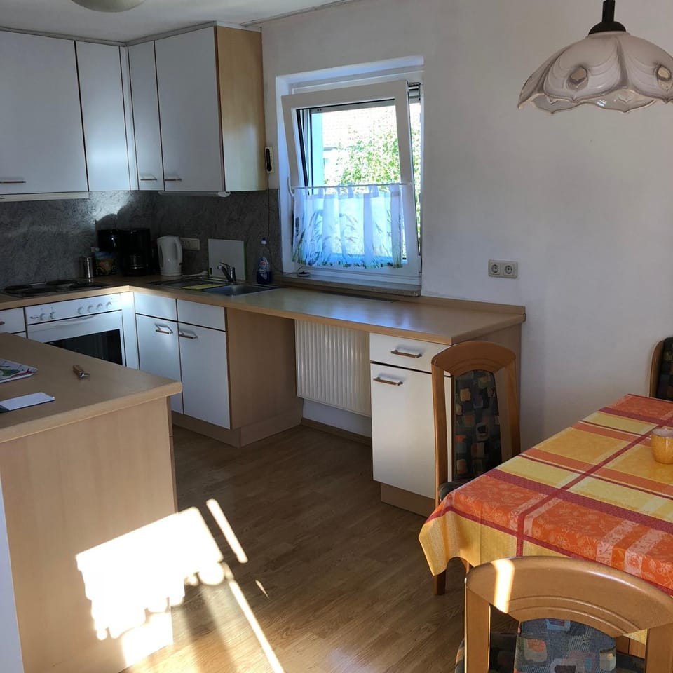 2 Zimmer Wohnung mit Balkon - Nähe Messe Apartment in Bavaria