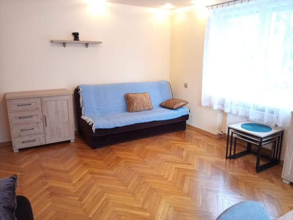 Balcony/Terrace, Quiet street view