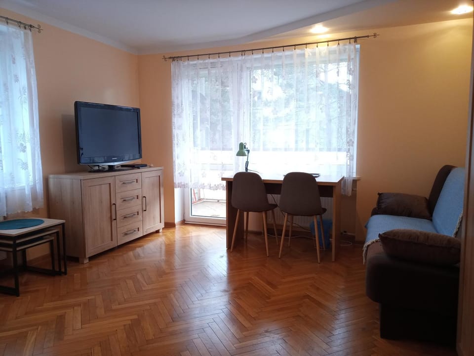 Balcony/Terrace, Quiet street view