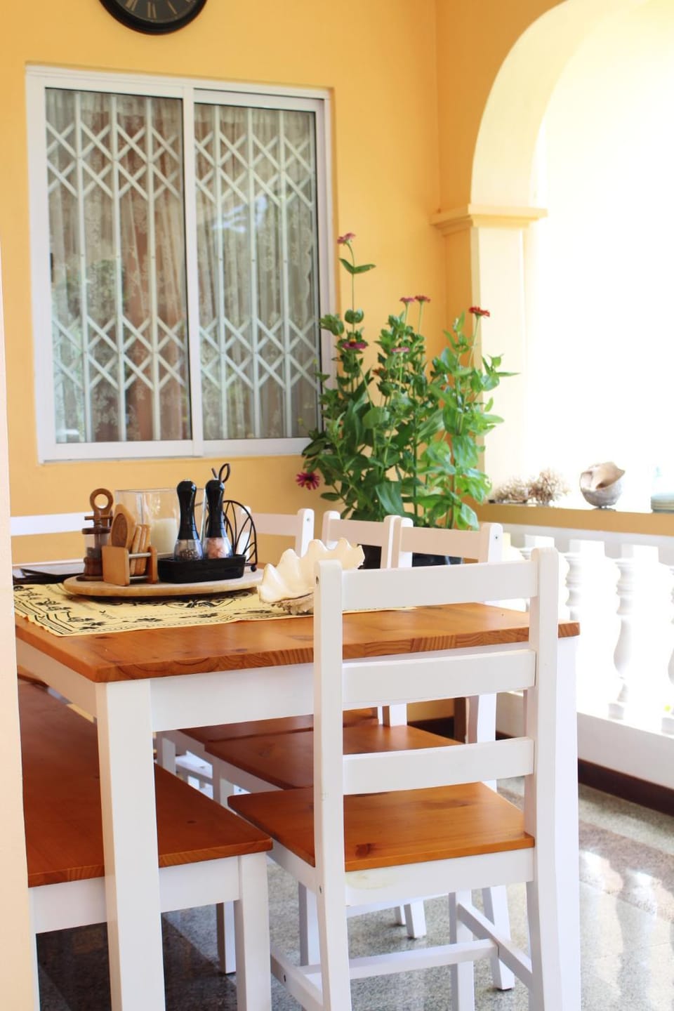 Restaurant/places to eat, Balcony/Terrace, Other, Banquet/Function facilities, Decorative detail