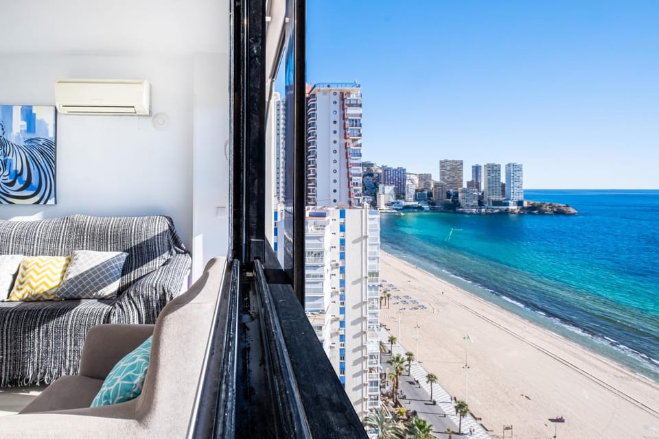 Day, Natural landscape, View (from property/room), Living room, Beach, City view, Sea view, air conditioner