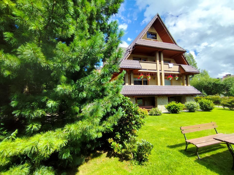 Property building, Natural landscape, Garden, Garden view